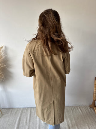 Flower details beige trench coat