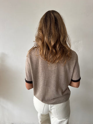 Brown detail taupe shortsleeve