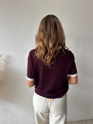 White detail burgundy shortsleeve