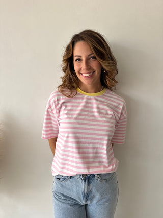 Yellow detail pink t-shirt