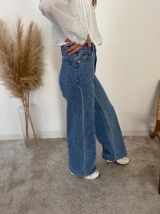 Perfect straight jeans