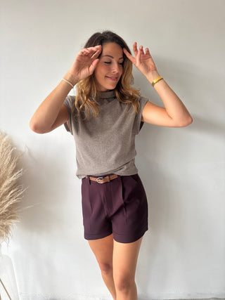 Burgundy belt short