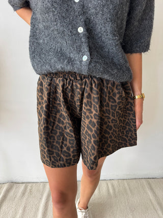 Leopard autumn short