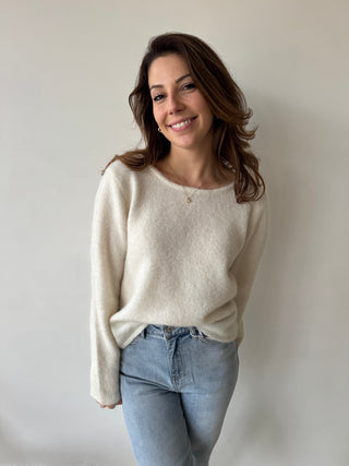 Open back details beige knit