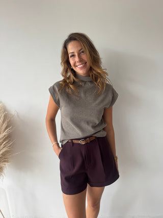 Burgundy belt short
