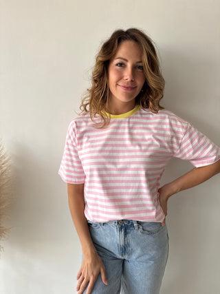 Yellow detail pink t-shirt