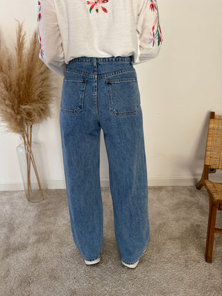 Perfect straight jeans