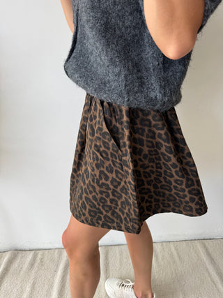 Leopard autumn short