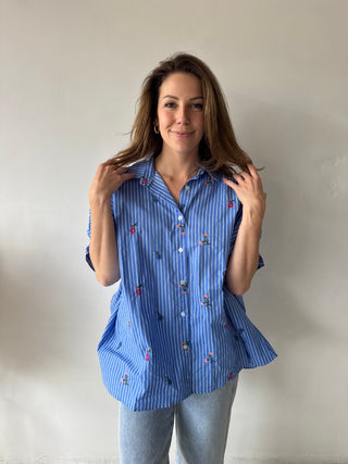 Oversized flowered blue blouse