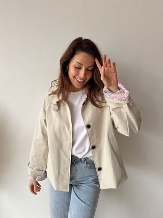 Flower details beige trench jacket
