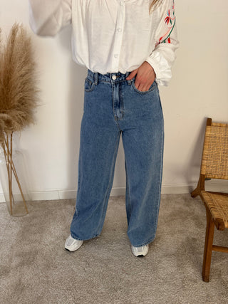 Perfect straight jeans