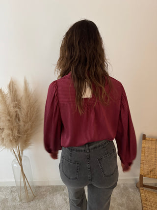 Wide sleeves burgundy blouse