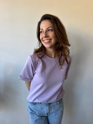 Flower details lila t-shirt