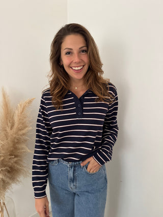 Red details navy striped polo