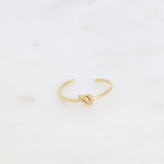 Pretty knot ring