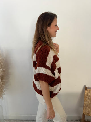 Gold details brick white short sleeve sweater