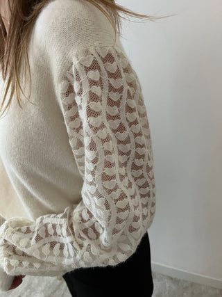 Heart sleeves white soft knit