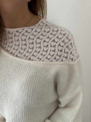 Hearts shoulder white knit