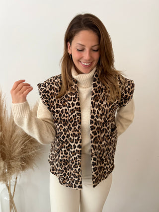Sleeveless leopard jacket
