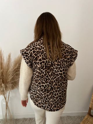 Sleeveless leopard jacket