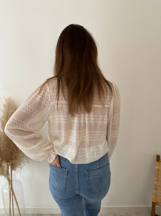 Pretty pattern crème blouse