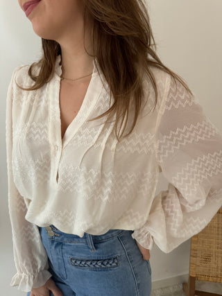 Pretty pattern crème blouse