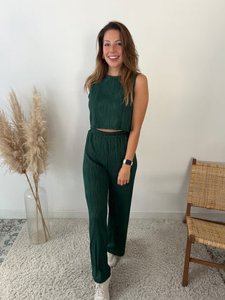 Green wavy pattern set