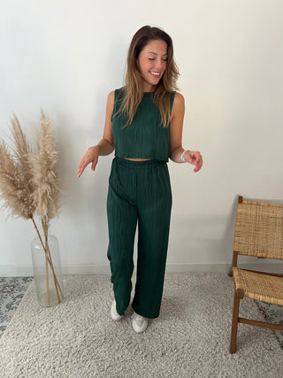 Green wavy pattern set