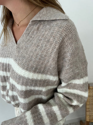 White striped taupe collar sweater