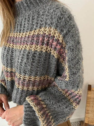 Pretty gold detail grey knit