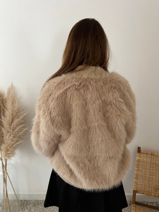 Pretty beige faux fur vest